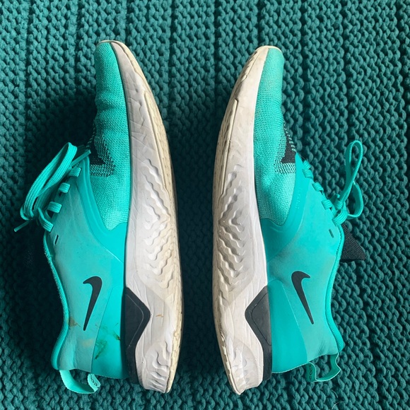 Nike Odyssey React 2 Flyknit Sneakers - Picture 4 of 7